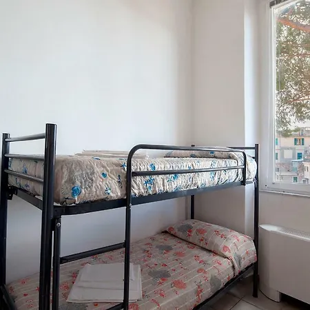 Ostello Corniglia 호스텔 *